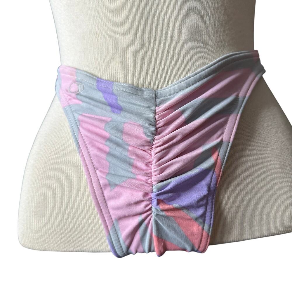 Vintage y2k/90s Scrunched thigh high Bikini Bottom OP Pastel
Women’s Size 7/S/M